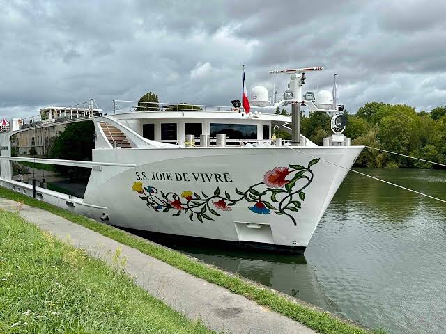S.S. Joie de Vivre