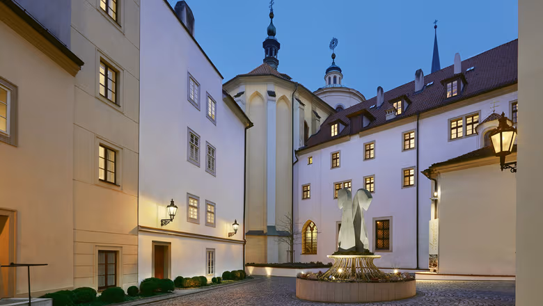 Augustine Hotel